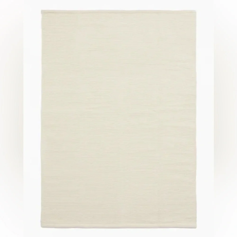 H&M Tapis Rug. - Picture 2 of 7